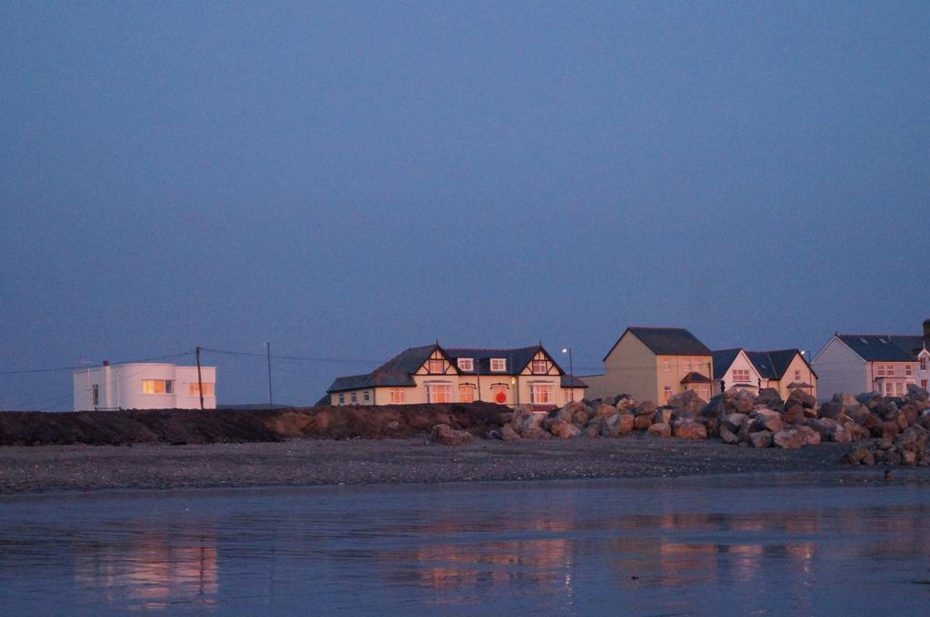 Yha Borth Hostel Eksteriør bilde